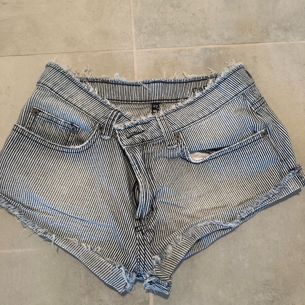 LF Carmar size 27 jean shorts